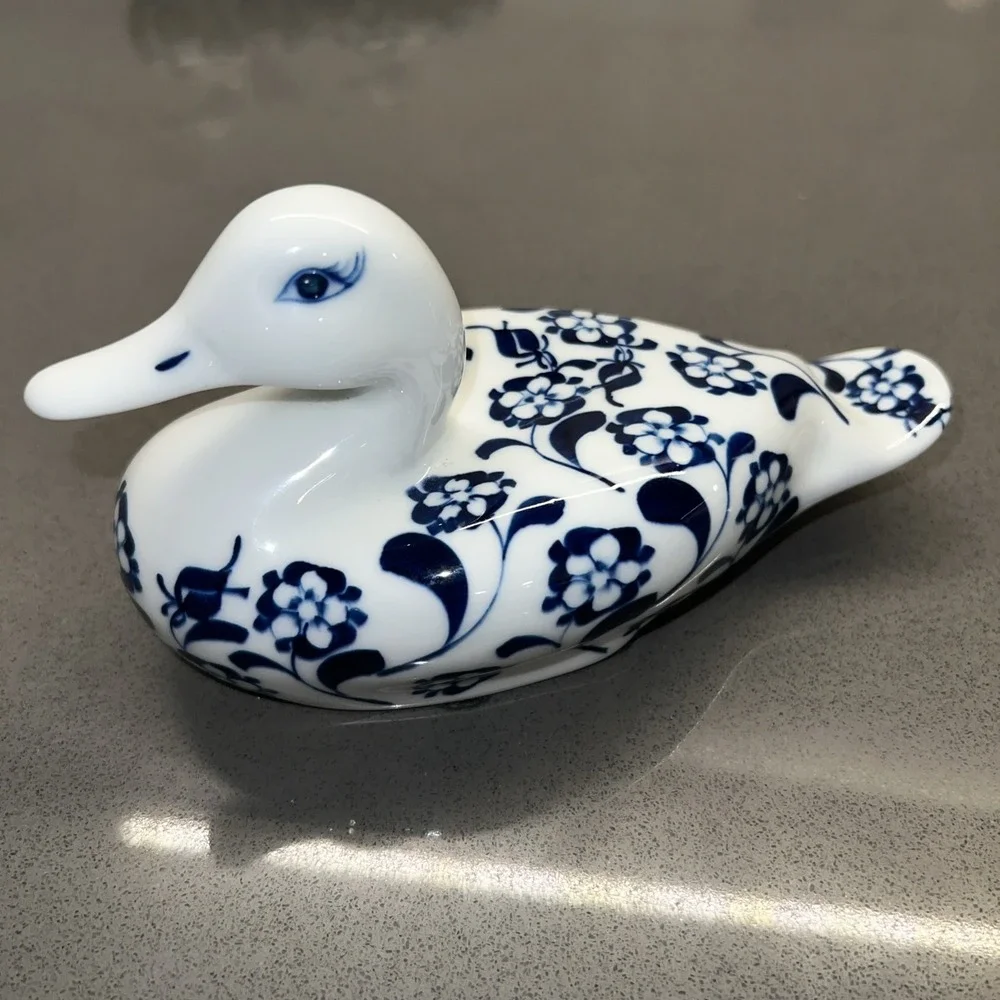 N/A blue white